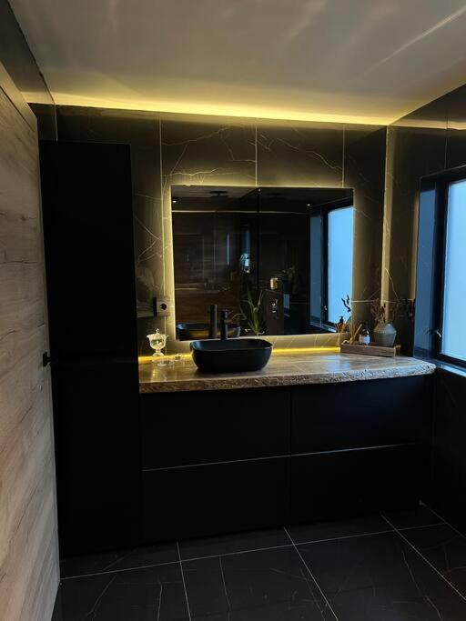 Botnahlid Villa, Mountain And Town Views And Outdoor Sauna Seyðisfjörður Екстериор снимка