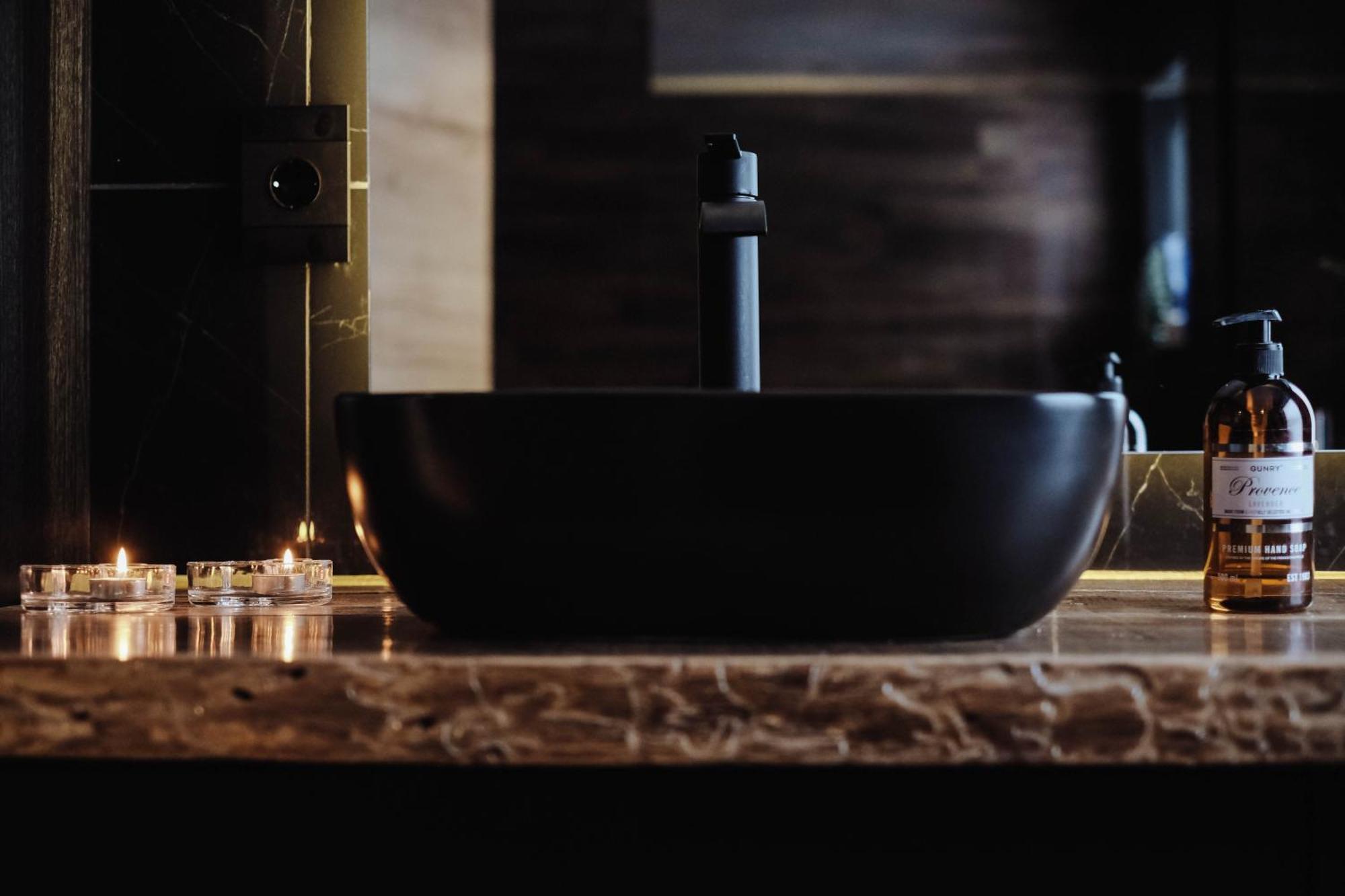 Botnahlid Villa, Mountain And Town Views And Outdoor Sauna Seyðisfjörður Екстериор снимка