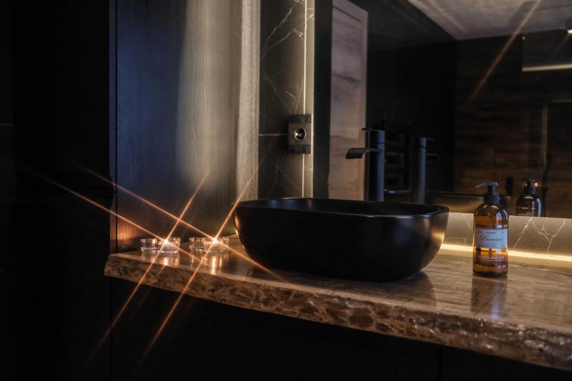 Botnahlid Villa, Mountain And Town Views And Outdoor Sauna Seyðisfjörður Екстериор снимка